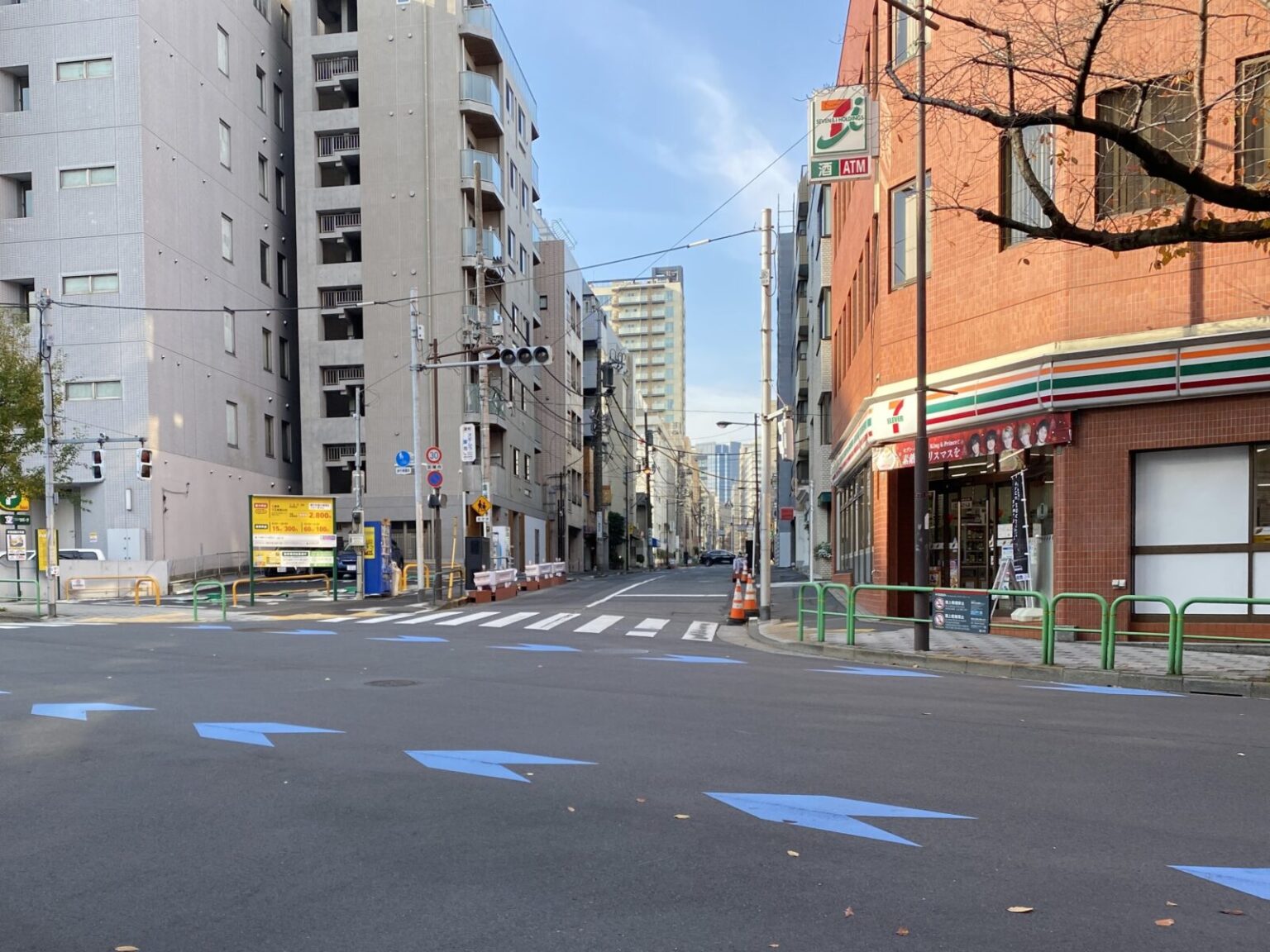 千代田区 二七通りの無電柱化状況、電柱の撤去が完了しました